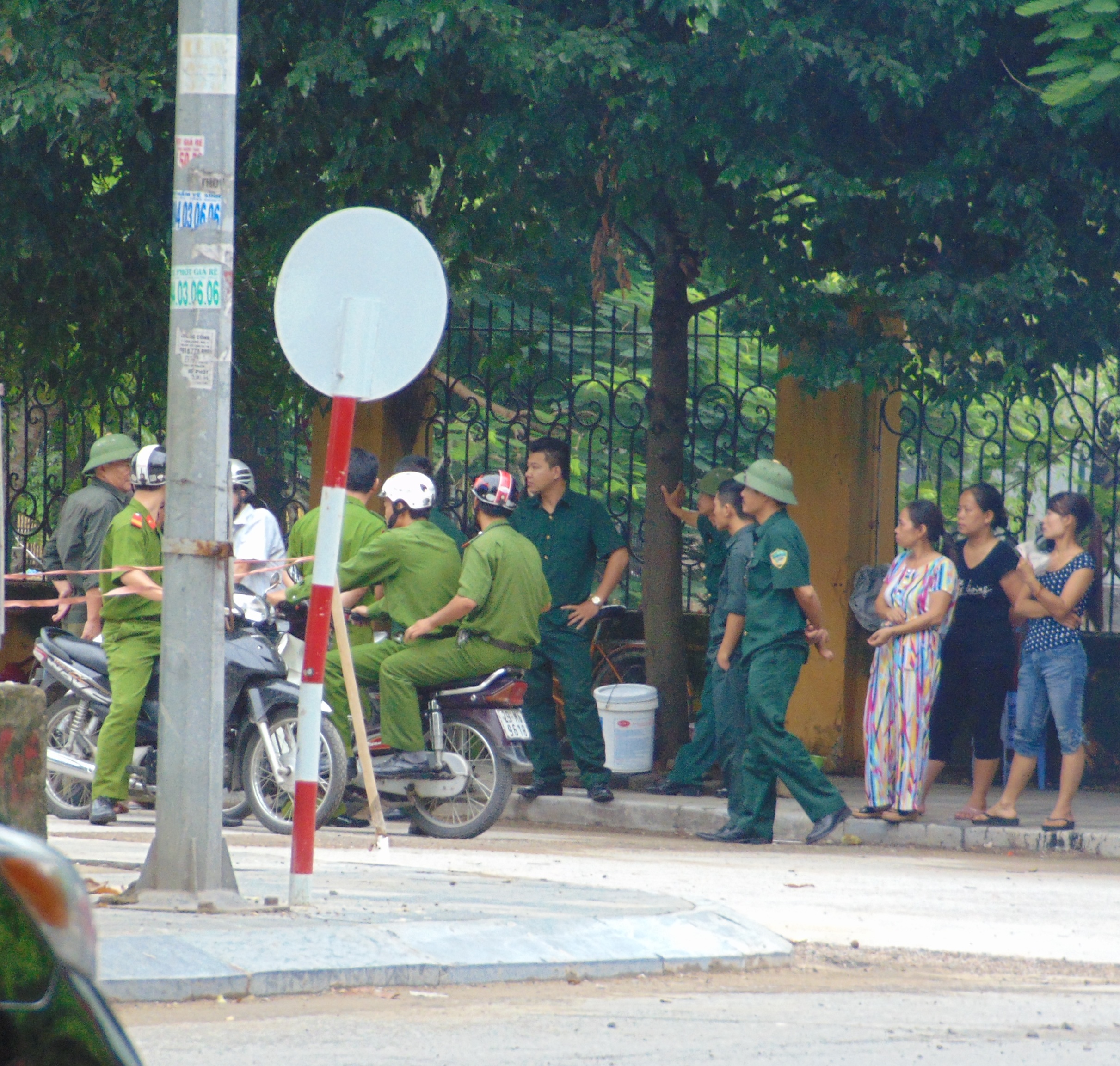 Thanh Hóa: Chính quyền tiếp tay cho việc xây ki ốt vỉa hè?