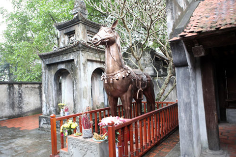 Khuyến cáo tháo dỡ hiện vật lạ trong di tích, đình chùa