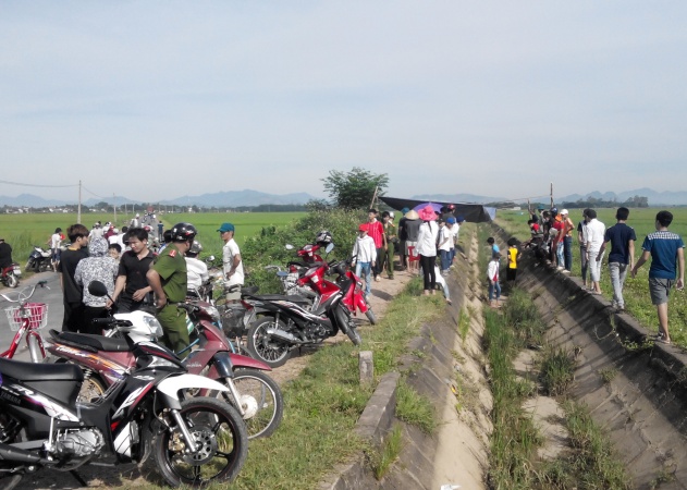 Thanh Hóa: Tá hỏa phát hiện xác người đàn ông bên đường Thanh Hóa: Tá hỏa phát hiện xác người đàn ông bên đường