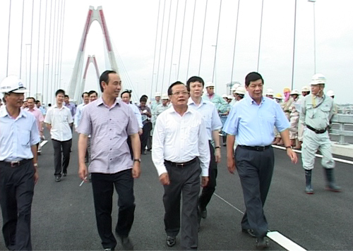 Muốn đổi tên cầu Nhật Tân cũng phải đúng quy trình Muốn đổi tên cầu Nhật Tân cũng phải đúng quy trình