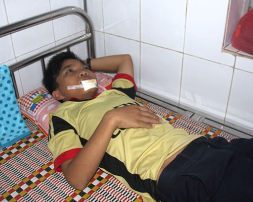 Tai nạn hy hữu: Đạn lạc gây thương tích một học sinh lớp 9 Tai nạn hy hữu: Đạn lạc gây thương tích một học sinh lớp 9