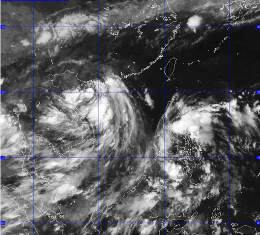 Áp thấp gây mưa lớn, Bắc Bộ và Trung Bộ đề phòng lũ quét