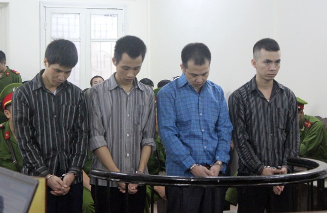 Công an đánh chết người lĩnh 17 năm tù, bồi thường 107 triệu đồng