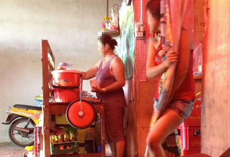 Thâm nhập những quán cà phê 'tới bến' ở miền Tây