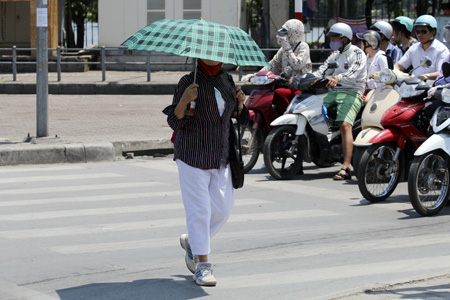 Sau nắng nóng, đề phòng tố lốc, mưa đá ở miền Bắc