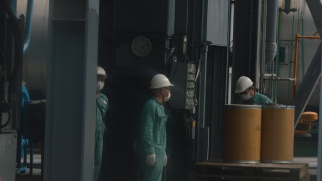 Hồng Kông tiêu hủy kho ngà voi lớn nhất thế giới