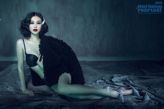 Hành trình Khánh My từ nền nã, kín đáo tới cởi hoàn toàn