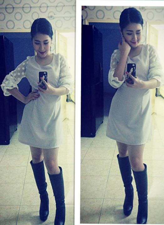 Sau scandal, Hương Tràm mặc kín đáo nhưng sến súa