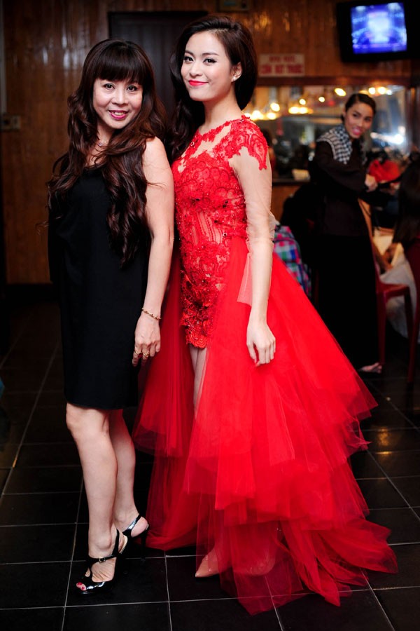 Ngắm những bà mẹ xinh đẹp, trẻ trung của sao Việt