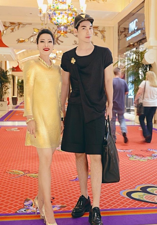 Ngắm những bà mẹ xinh đẹp, trẻ trung của sao Việt