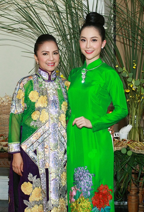 Ngắm những bà mẹ xinh đẹp, trẻ trung của sao Việt