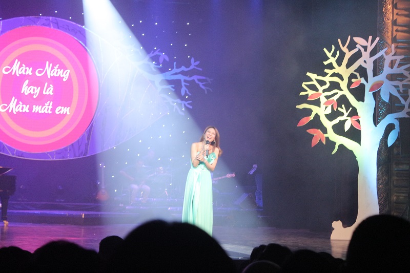 Mỹ Tâm tụ hội cùng Hồng Nhung, Cẩm Vân trong đêm nhạc Trịnh