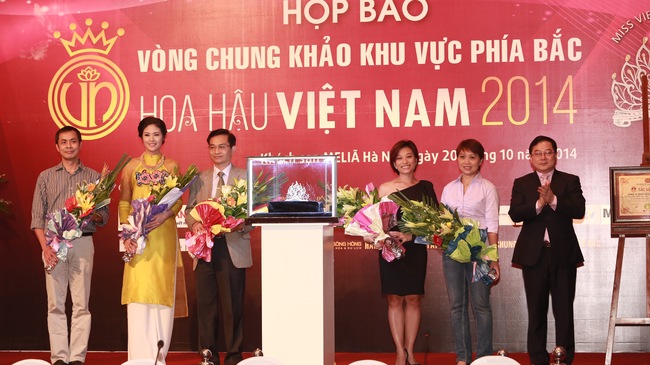 Thí sinh Hoa hậu Việt Nam bị loại vì nghi dùng 