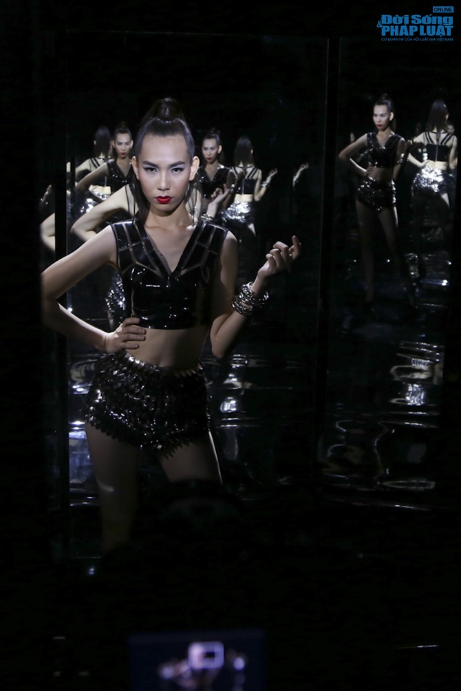 Xuân Lan hóa “phù thủy quyền lực” phù phép thí sinh Next Top