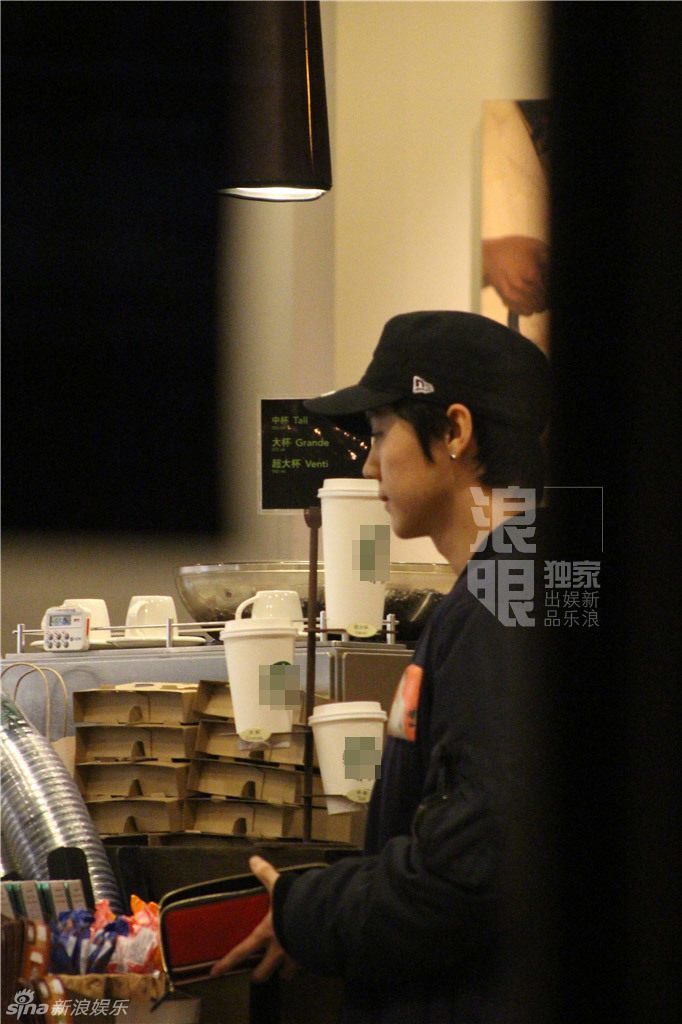 Luhan lần đầu xuất hiện sau khi rời EXO