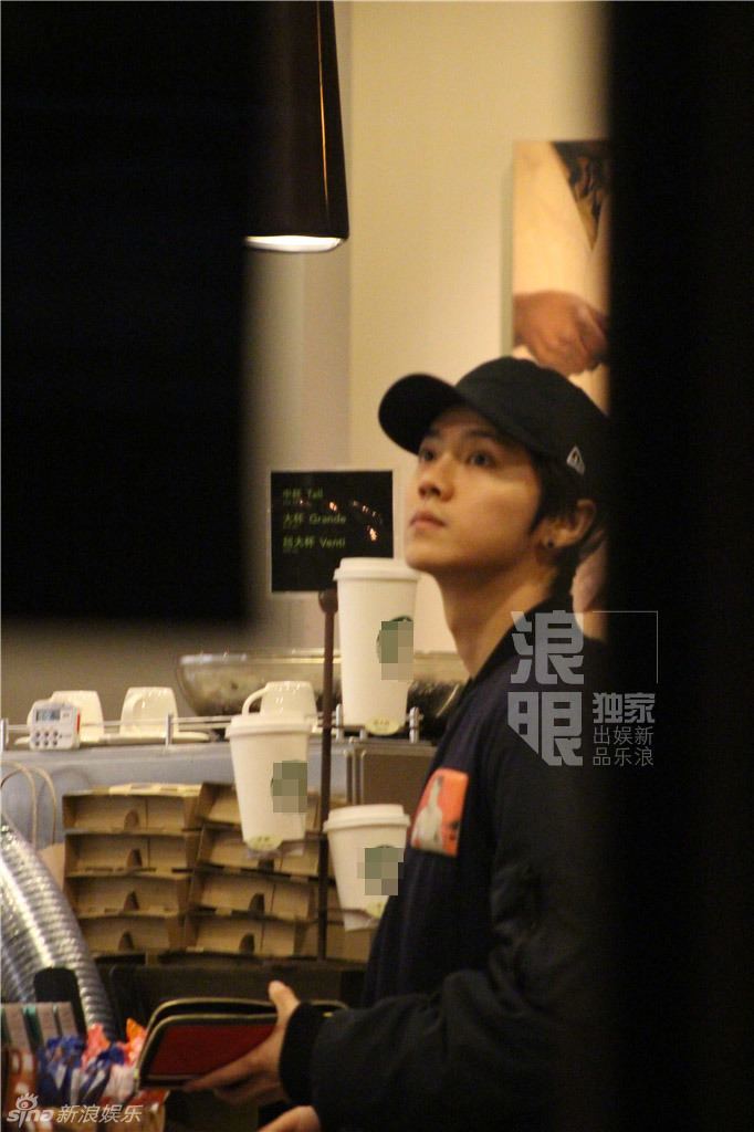 Luhan lần đầu xuất hiện sau khi rời EXO