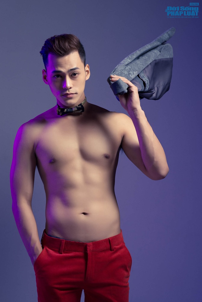 Phan Ngọc Luân mặc váy sexy