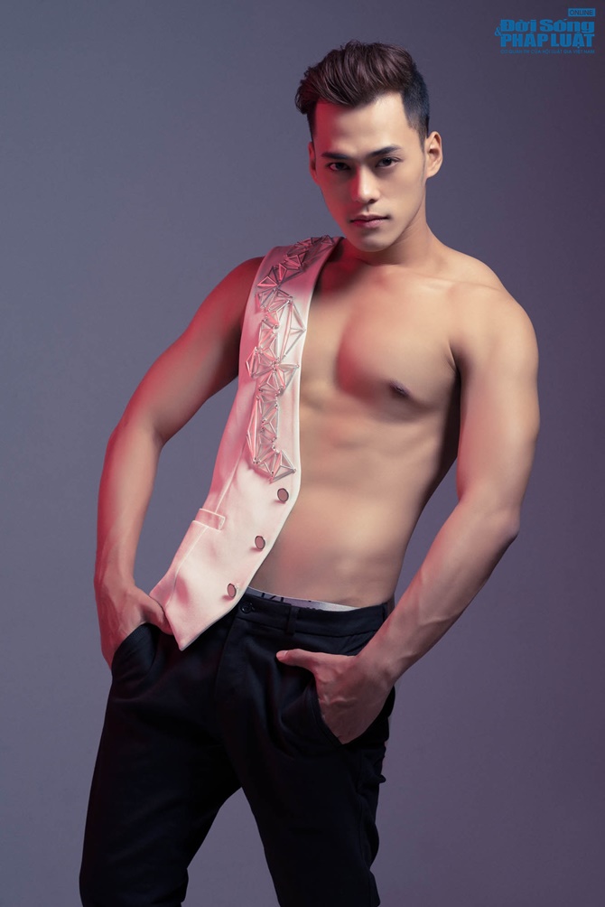 Phan Ngọc Luân mặc váy sexy