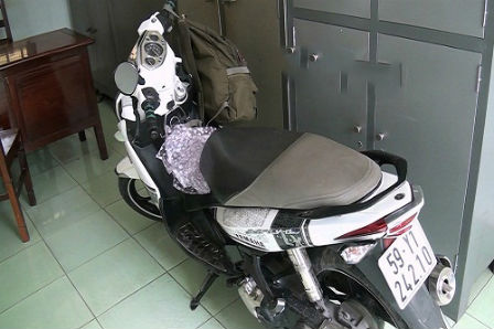 Cô gái vác chổi đuổi Cô gái vác chổi đuổi
