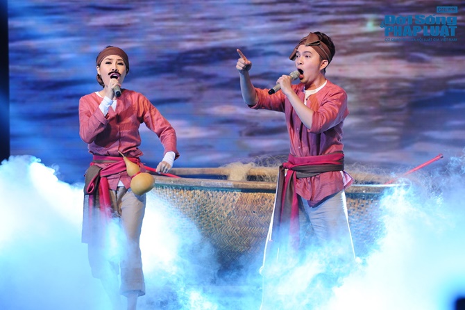 7 cặp đôi hoàn hảo chính thức lộ diện trong đêm mở màn