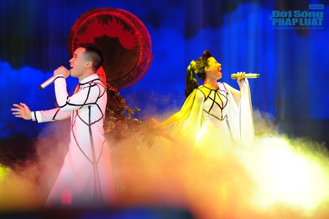 7 cặp đôi hoàn hảo chính thức lộ diện trong đêm mở màn