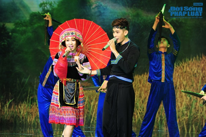 7 cặp đôi hoàn hảo chính thức lộ diện trong đêm mở màn