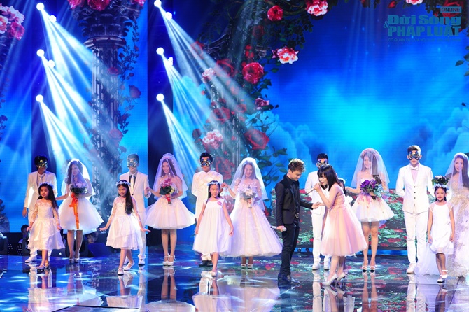 7 cặp đôi hoàn hảo chính thức lộ diện trong đêm mở màn