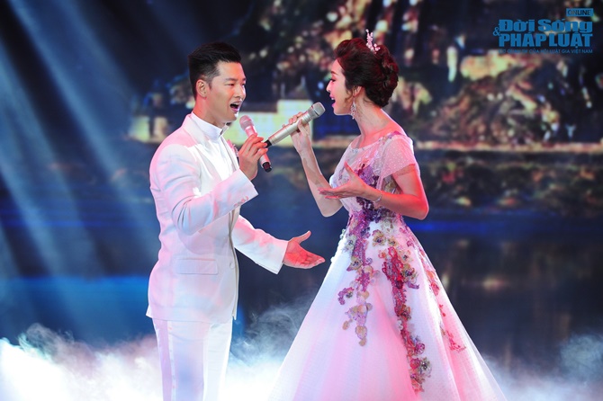 7 cặp đôi hoàn hảo chính thức lộ diện trong đêm mở màn