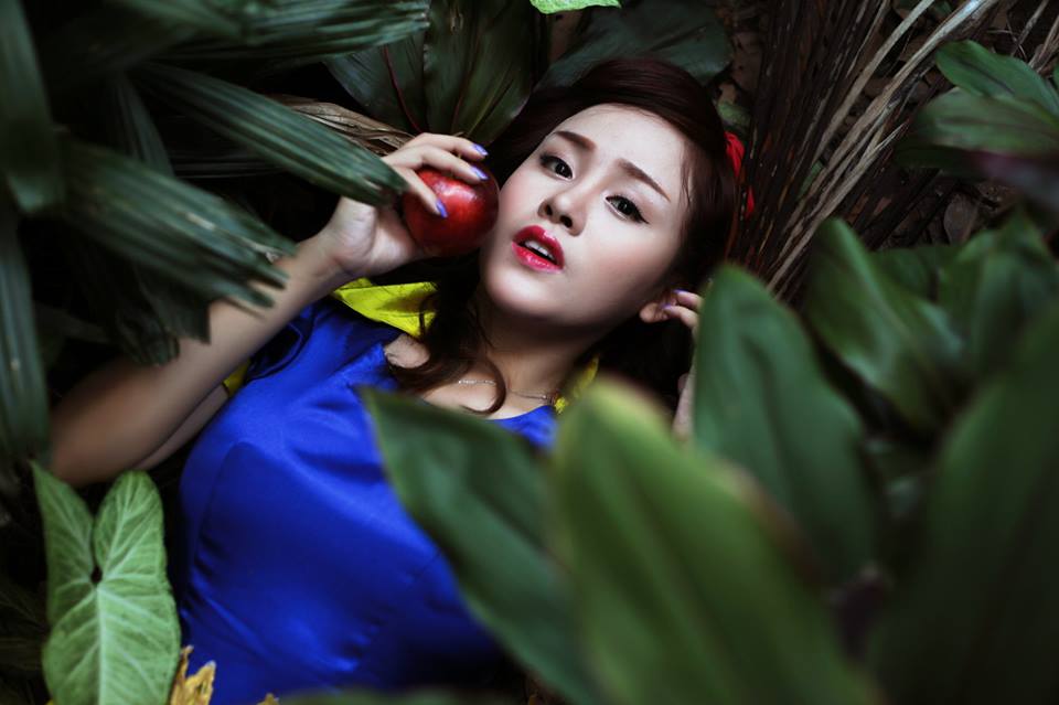 Bà Tưng hóa Bạch Tuyết dịu dàng cho Halloween Bà Tưng hóa Bạch Tuyết dịu dàng cho Halloween