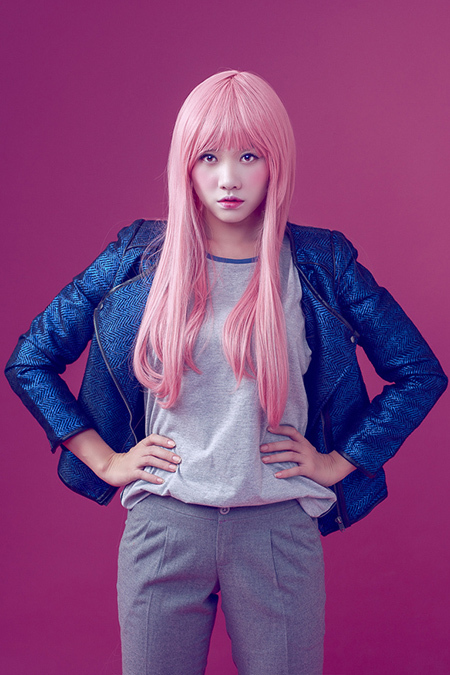 Hari Won tóc hồng rực chào đón Halloween