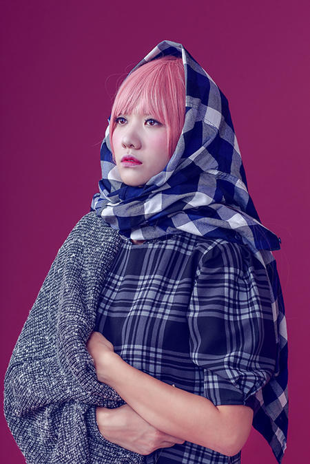 Hari Won tóc hồng rực chào đón Halloween