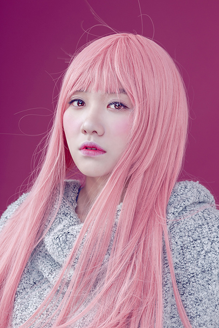 Hari Won tóc hồng rực chào đón Halloween