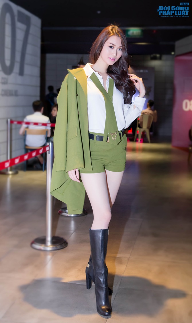 Khánh My kín đáo nhưng nổi bật với style military 