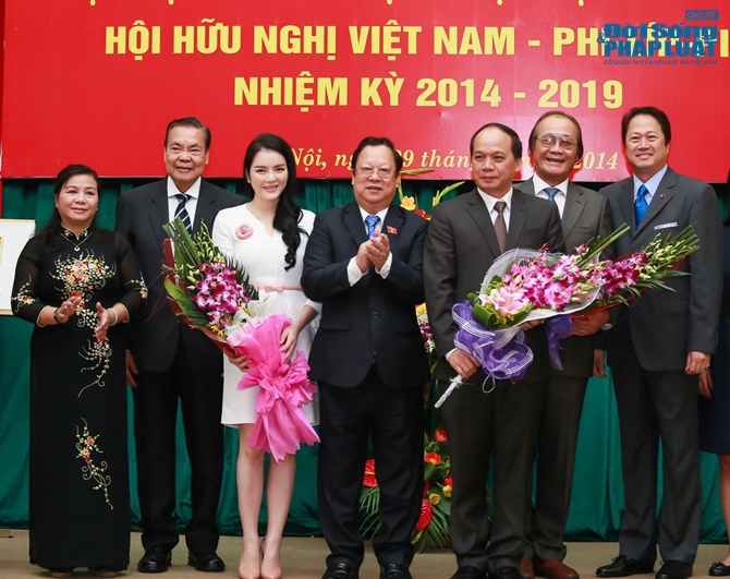 Lý Nhã Kỳ trở thành UV BTV Hội hữu nghị Việt Nam - Philippines Lý Nhã Kỳ trở thành UV BTV Hội hữu nghị Việt Nam - Philippines