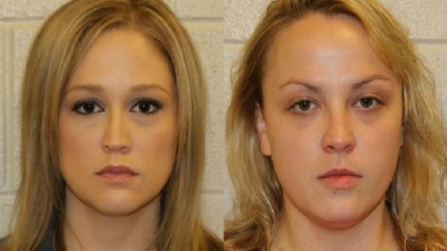 Hai cô giáo Mỹ bị bắt vì sex tay ba với học sinh