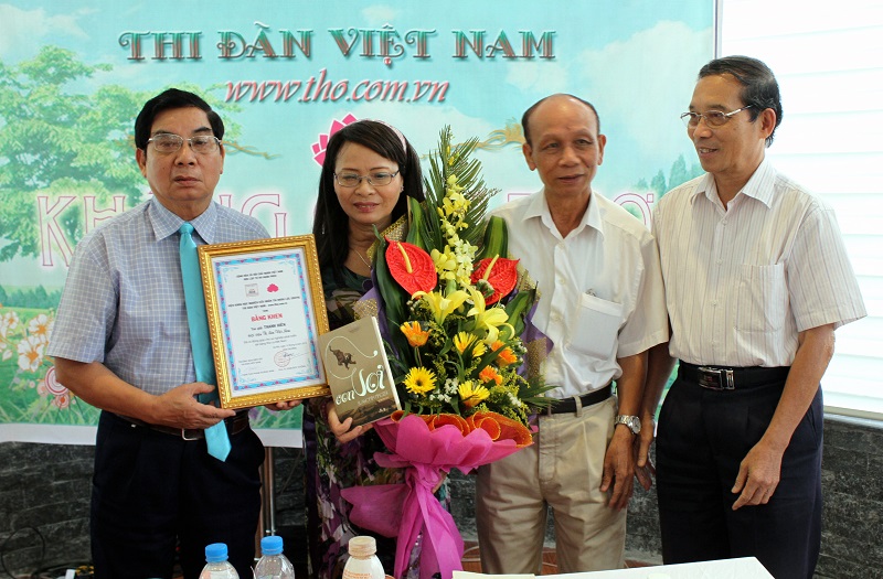 Người của hai thế hệ đem lòng yêu cùng một nàng