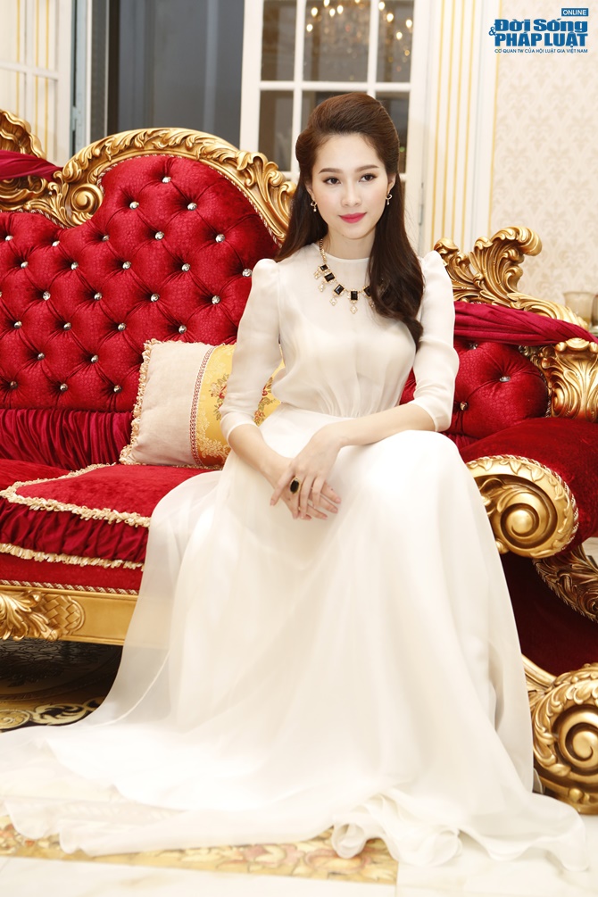 Ngọc Hân, Thu Thảo rạng rỡ hội ngộ tại Bạc Liêu