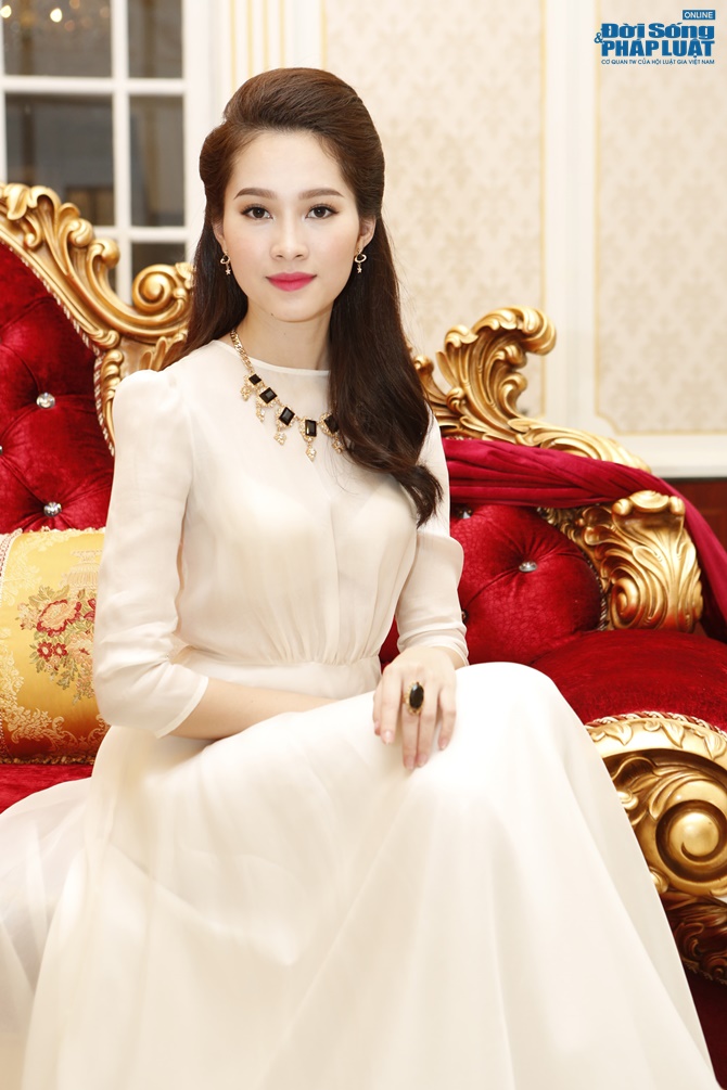 Ngọc Hân, Thu Thảo rạng rỡ hội ngộ tại Bạc Liêu