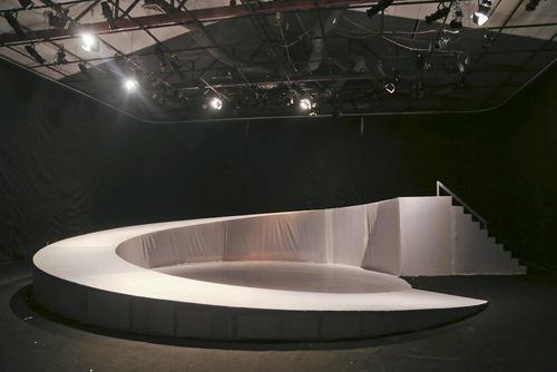 Vietnam's Next Top Model 2014: Sàn diễn xoắn ốc không tưởng Vietnam's Next Top Model 2014: Sàn diễn xoắn ốc không tưởng