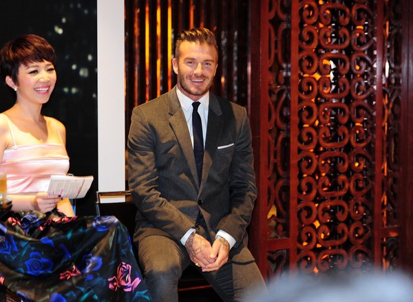 Những bộ cánh Tóc Tiên đã diện khi đồng hành cùng Beckham