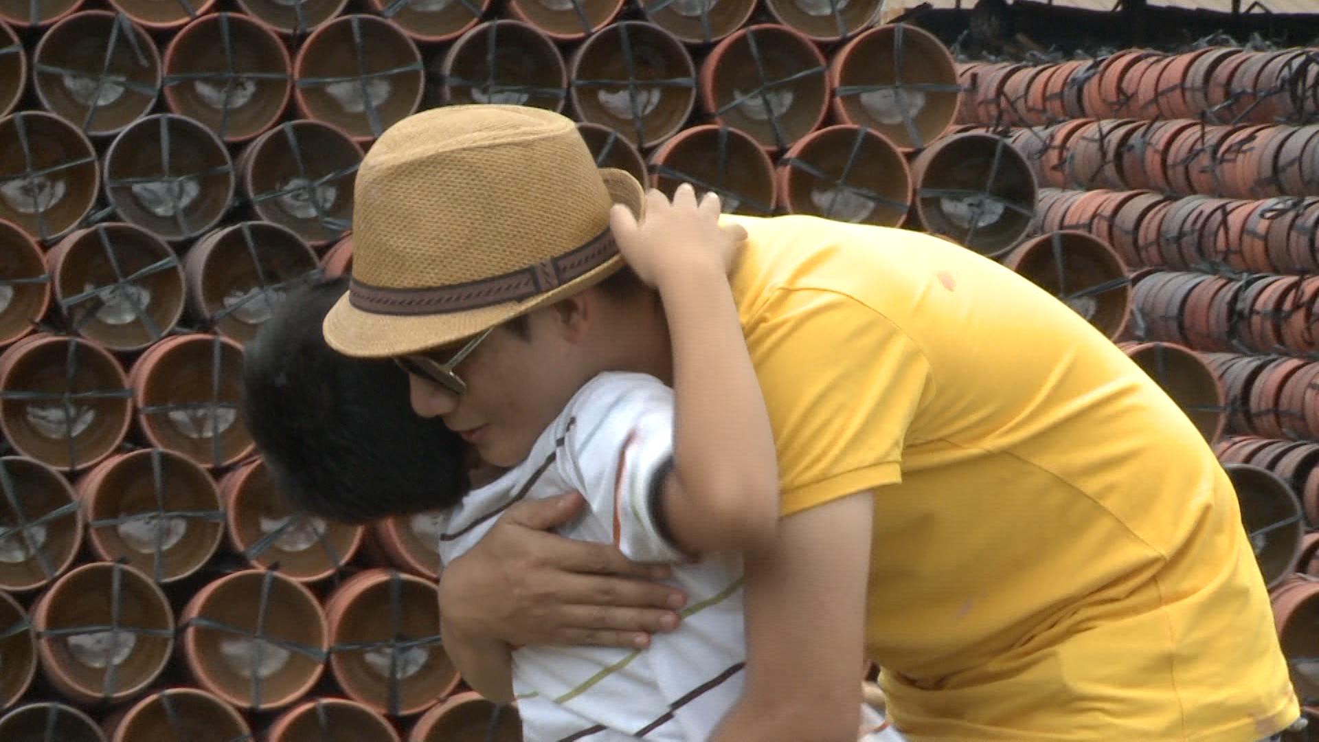 Bố ơi mình đi đâu thế Tập 3: Bố con trổ tài nặn tượng