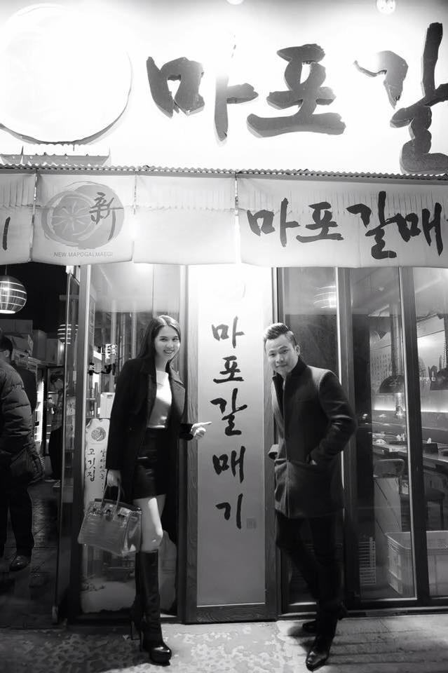 Ngọc Trinh tình cảm khoác tay Khắc Tiệp dạo phố Hàn Quốc