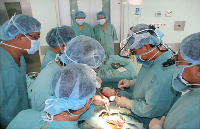 Bộ Y tế trao kỷ niệm chương tôn vinh người hiến thận tự nguyện Bộ Y tế trao kỷ niệm chương tôn vinh người hiến thận tự nguyện