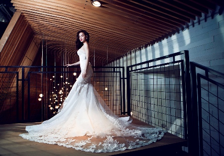 Ngắm Hồ Ngọc Hà yêu kiều diện váy cưới