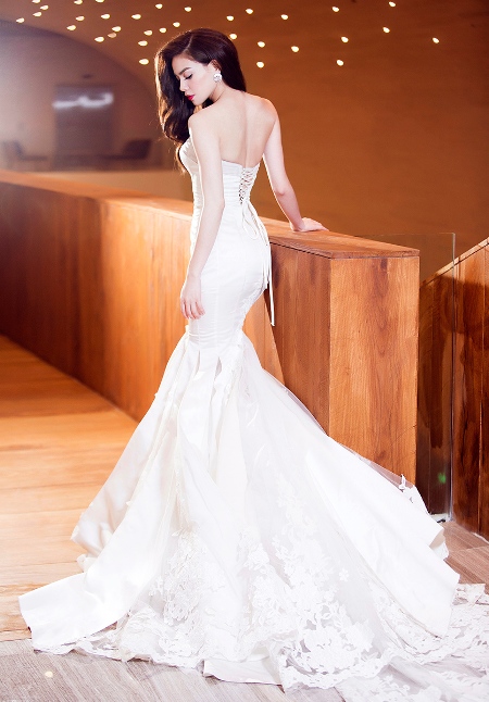 Ngắm Hồ Ngọc Hà yêu kiều diện váy cưới