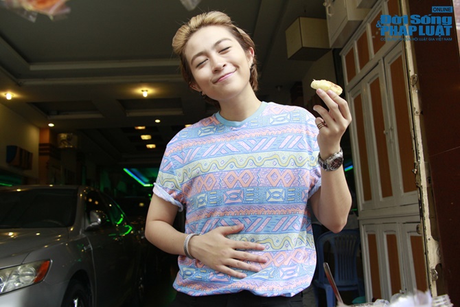 MiA lần đầu vào bếp, giành ăn với Gil Lê