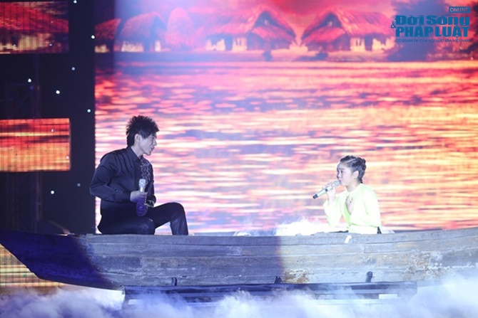 Đan Trường đem ngựa trắng lên sân khấu