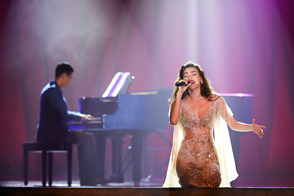 Hồ Ngọc Hà kể lại chuyện tình với Cường Đôla trong Live Concert