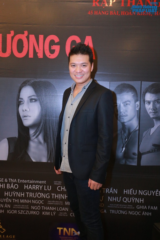 “Hương Ga” gây tắc nghẽn phố Hàng Bài vì khán giả quá sung