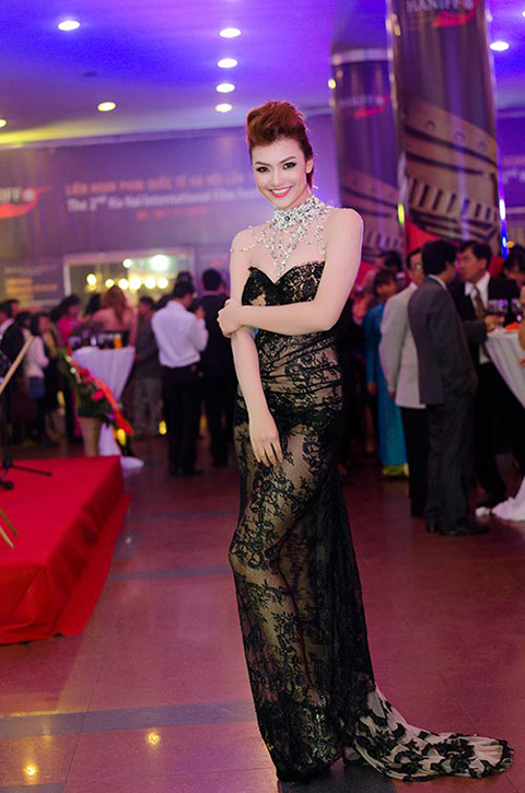 NTK Hoàng Hải và 2 chiếc đầm gây NTK Hoàng Hải và 2 chiếc đầm gây